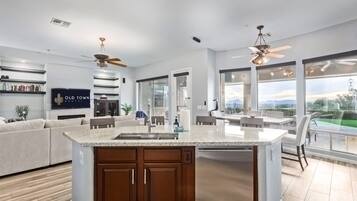 House | 4 bedrooms, Internet