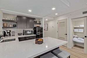 Apartment, Accessible | Desk, Internet - LUX City View Studio Old Town Gym Balcony (Scottsdale)