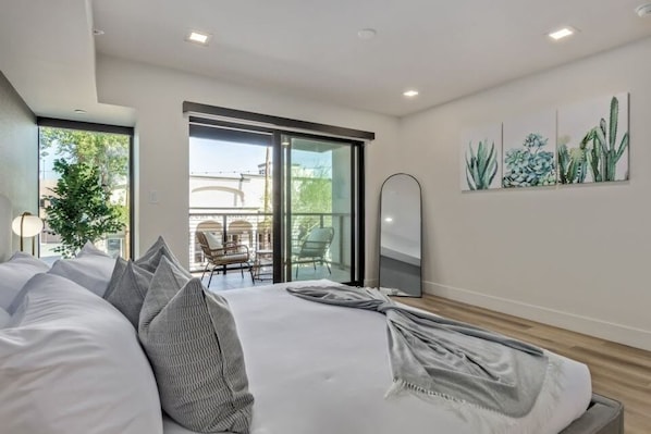 Apartment, Accessible | Desk, Internet - LUX City View Studio Old Town Gym Balcony (Scottsdale)