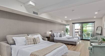 Heart of Old Town Full GYM Walkable to Everything