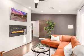 House | 4 bedrooms, Internet - Broadway Palms Private Pool Chef Kitchen Office (Tempe)