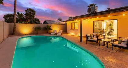Broadway Palms Private Pool Chef Kitchen Office
