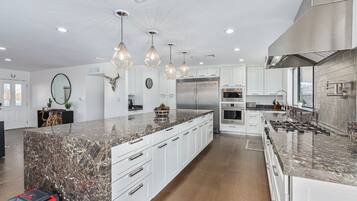 House | 4 bedrooms, Internet