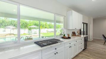 House | 4 bedrooms, Internet