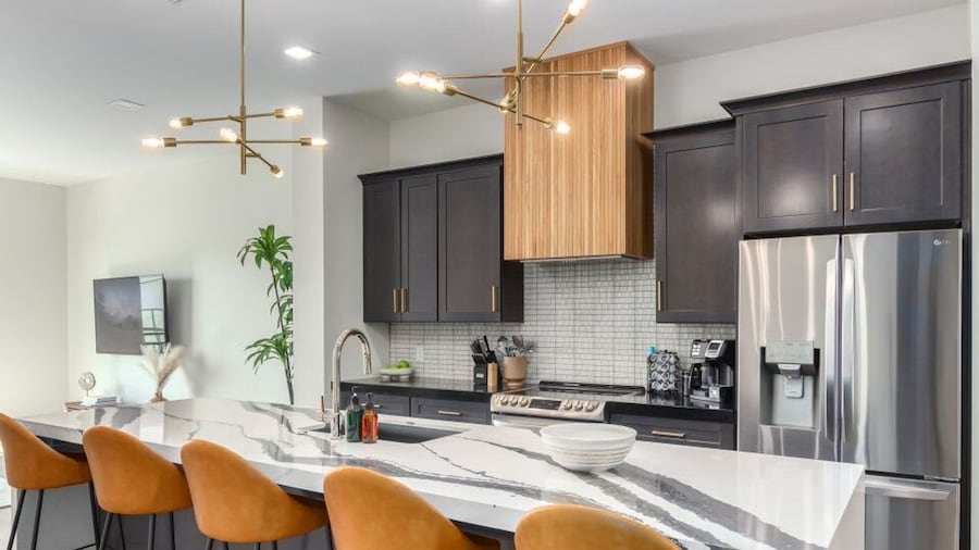 LUX Penthouse Old Town Walkable Gym Mtn Views