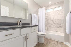 House | 4 bedrooms, desk, Internet - Cactus Glen Retreat Heated Pool Cabana Bar Gameroom (Scottsdale)