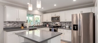 Cactus Glen Retreat Heated Pool Cabana Bar Gameroom