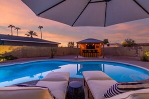 House | 4 bedrooms, desk, Internet