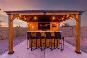 House | 4 bedrooms, desk, Internet