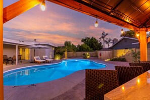 House | 4 bedrooms, desk, Internet