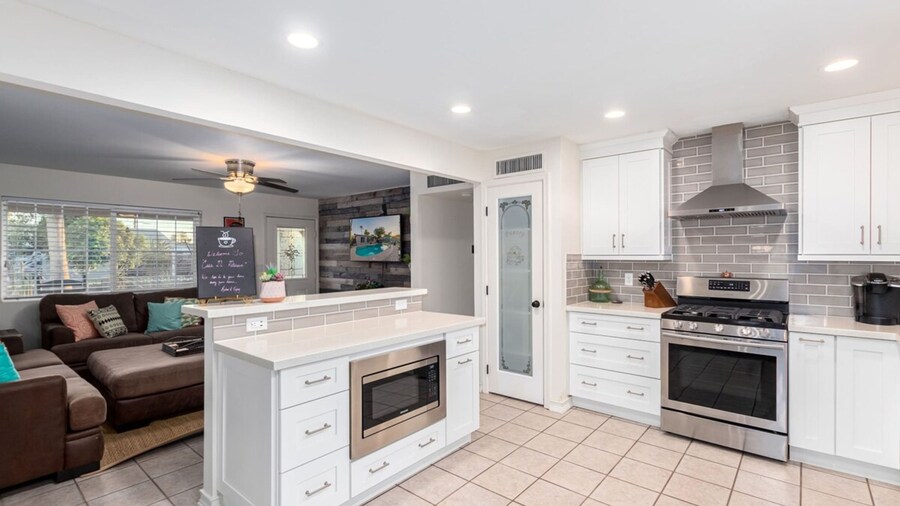 Sunset ASU Private Pool Updated Kitchen Baths