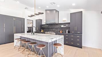 House | 4 bedrooms, Internet