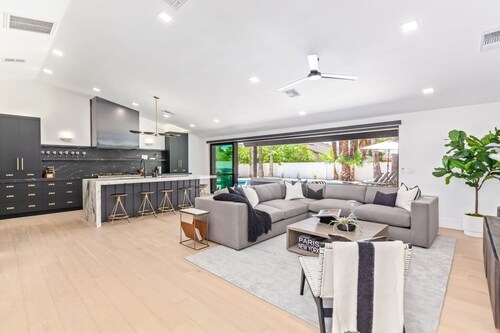 The Ashcroft New Build Htd Pool Chefs Kitchen