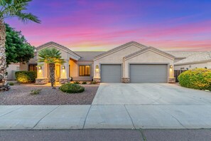 House | 4 bedrooms, Internet - The Dreaming Tree Sleeps 10 Pool Spa Firepit BBQ (Phoenix)