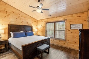 Suite | 8 bedrooms, Internet