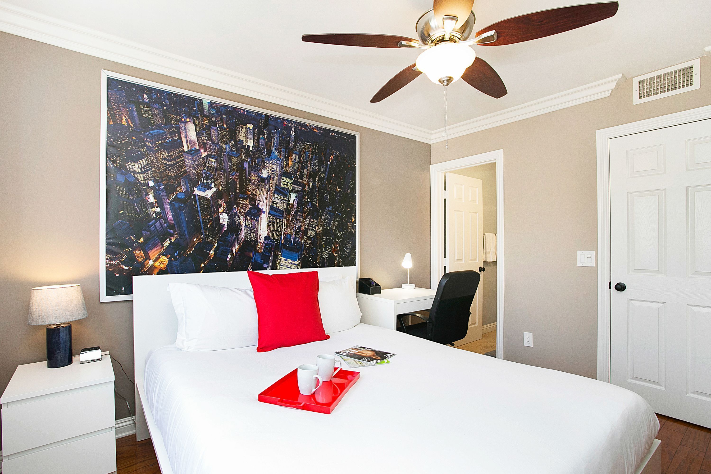 Apartamento | 2 dormitorios, escritorio, Internet