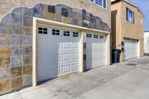 Apartment, Accessible | 3 bedrooms, Internet - Chic Beachside BBQ Fast Wifi - C2 (Newport Beach)