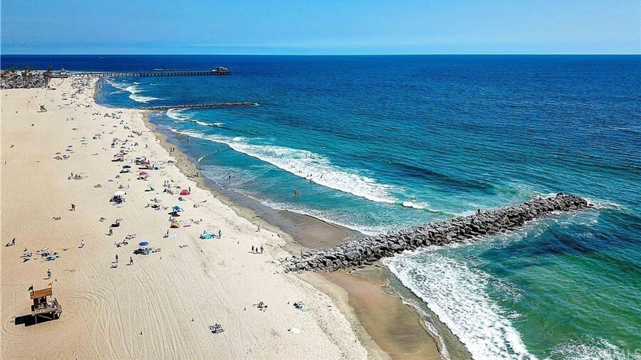 Chic Beachside BBQ Fast Wifi - C2