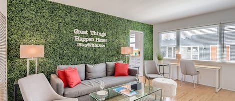 House | 1 bedroom, desk, Internet