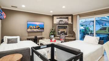 Apartment, Accessible | 3 bedrooms, Internet