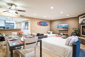3 bedrooms, Internet - Waking up in Your own 3BR Beach Home (Newport Beach)