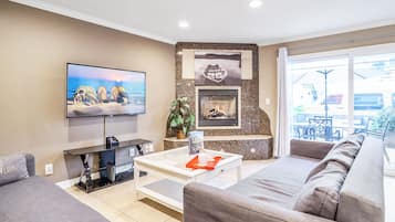 Apartment, Accessible | 3 bedrooms, Internet