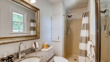 House, Accessible | Bilik Mandi