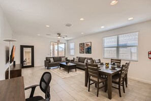 Interior - Phoenix 5BR With Fast Wifi (Tolleson)