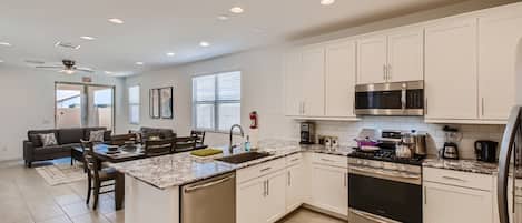 House | 5 bedrooms, Internet