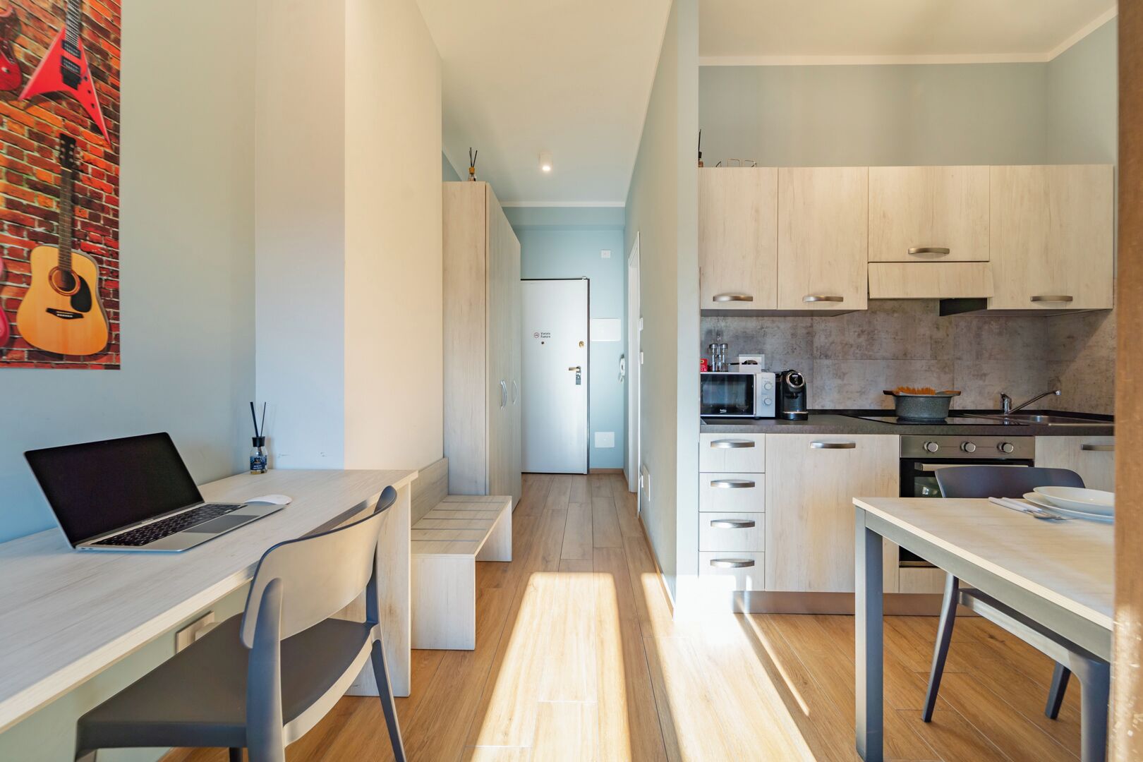 Frigorífic, microones, forn i placa de cuina 