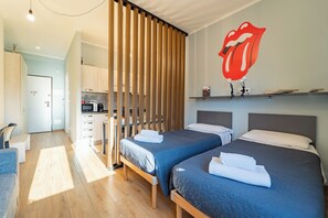 Iron/ironing board, free WiFi, bed sheets