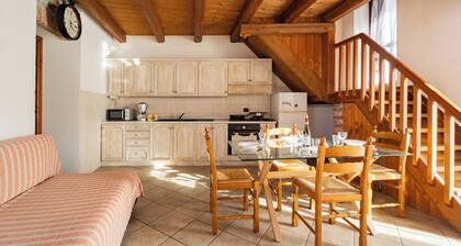Rifugio la Rocca - Two Bedroom House, Sleeps 8