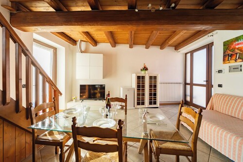 Rifugio la Rocca - Zwei Schlafzimmer Haus, Schläft 8