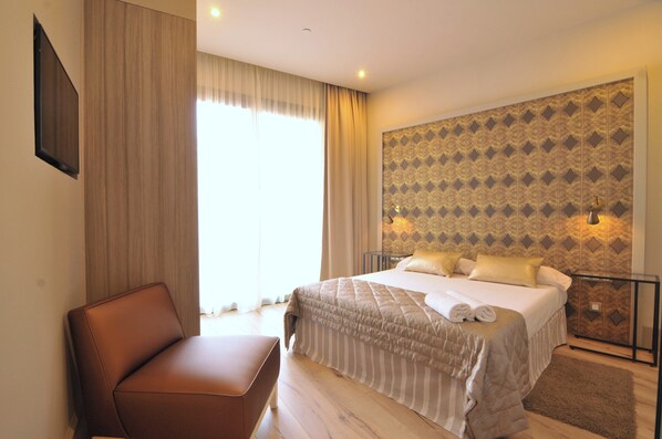 Chambre supérieure double, vue sur la ville | Coffre-fort, rideaux d’obscurcissement, système d’insonorisation