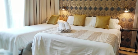 Caja de seguridad en la habitación y cortinas blackout