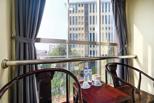 Deluxe Double Room | Desk, soundproofing, free WiFi, bed sheets