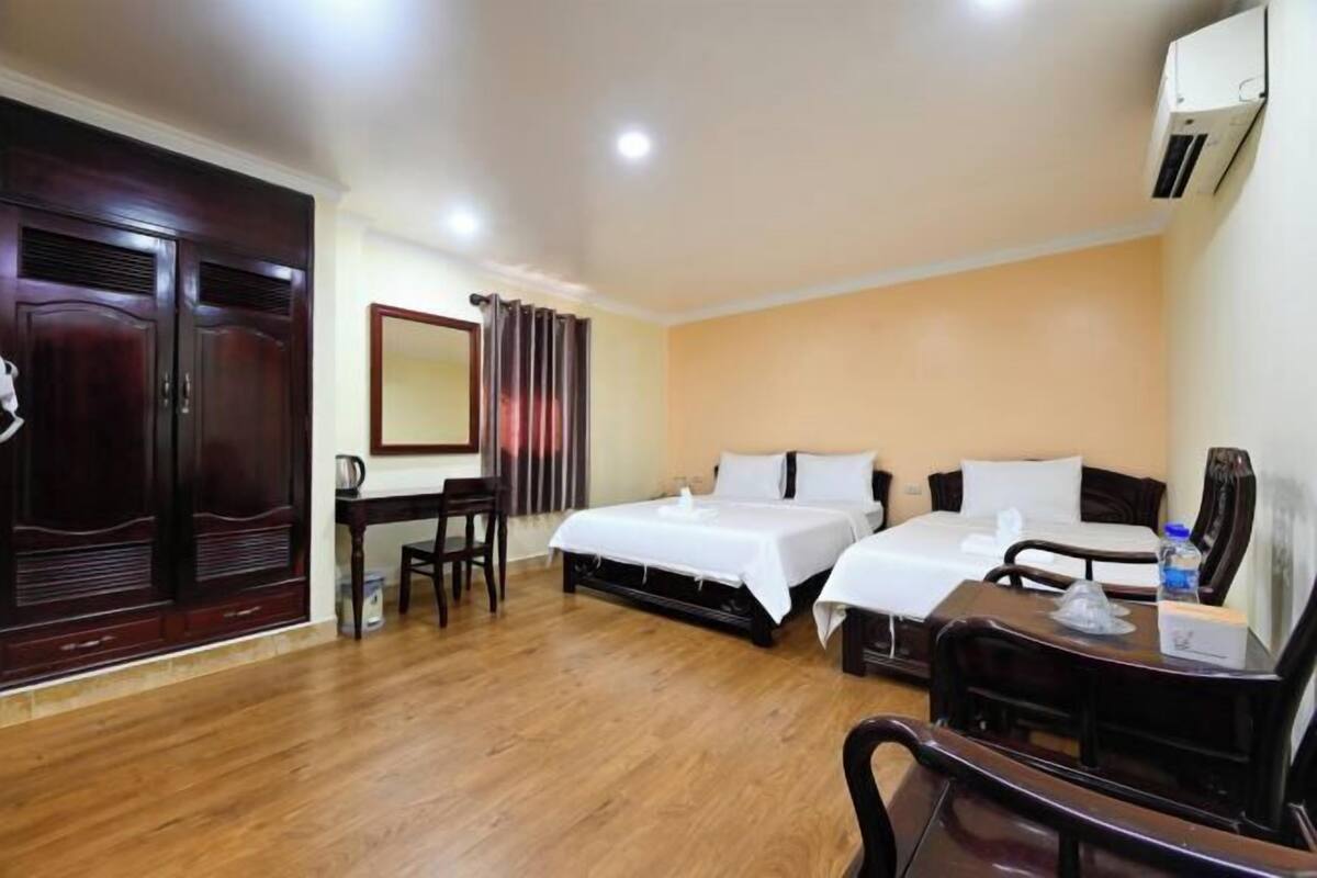 Desk, free WiFi, bed sheets