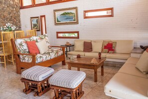 Smart TV - Super cozy house on the sand 50 meters from the beach (Tenório (Praia Vermelha) Ubatuba)