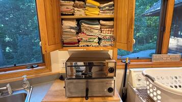 ثلاجة، ميكروويف، فرن، موقد طهي مسطح