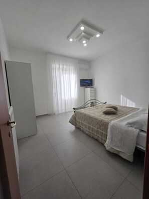 3 Schlafzimmer, Bügeleisen/Bügelbrett, WLAN, Bettwäsche