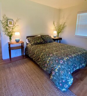 3 makuuhuonetta, silitysrauta/-lauta, ilmainen Wi-Fi, vuodevaatteet