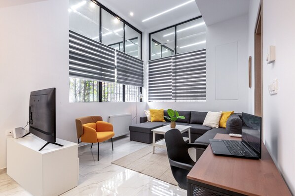 2 bedrooms - LIV - Modern Spacious Apartment in Gazi (Athens)