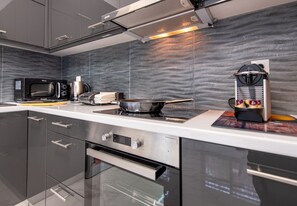 2 bedrooms - LIV - Modern Spacious Apartment in Gazi (Athens)