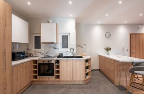 Apartment | 2 bedrooms - LIV - Cozy Urban Apartment in Pagrati (Athens)