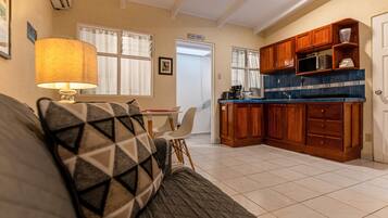 Apartment, Multiple Beds, Patio, Garden View (Villas Paraiso B52) | Interior