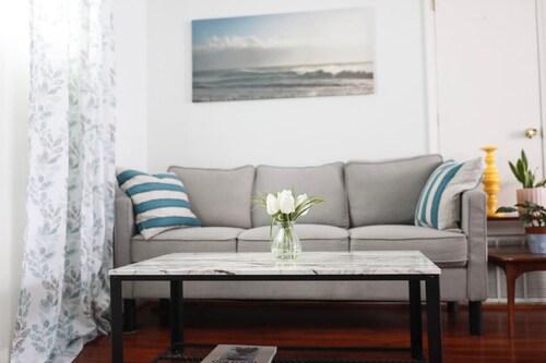 Spacious 2BR/1BA Apt in Temescal Oakland w/Parking