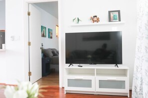 テレビ、書斎 / ワークスペース