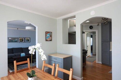 Quaint 2BR/1BA Apt - 7 min walk to Ocean Beach