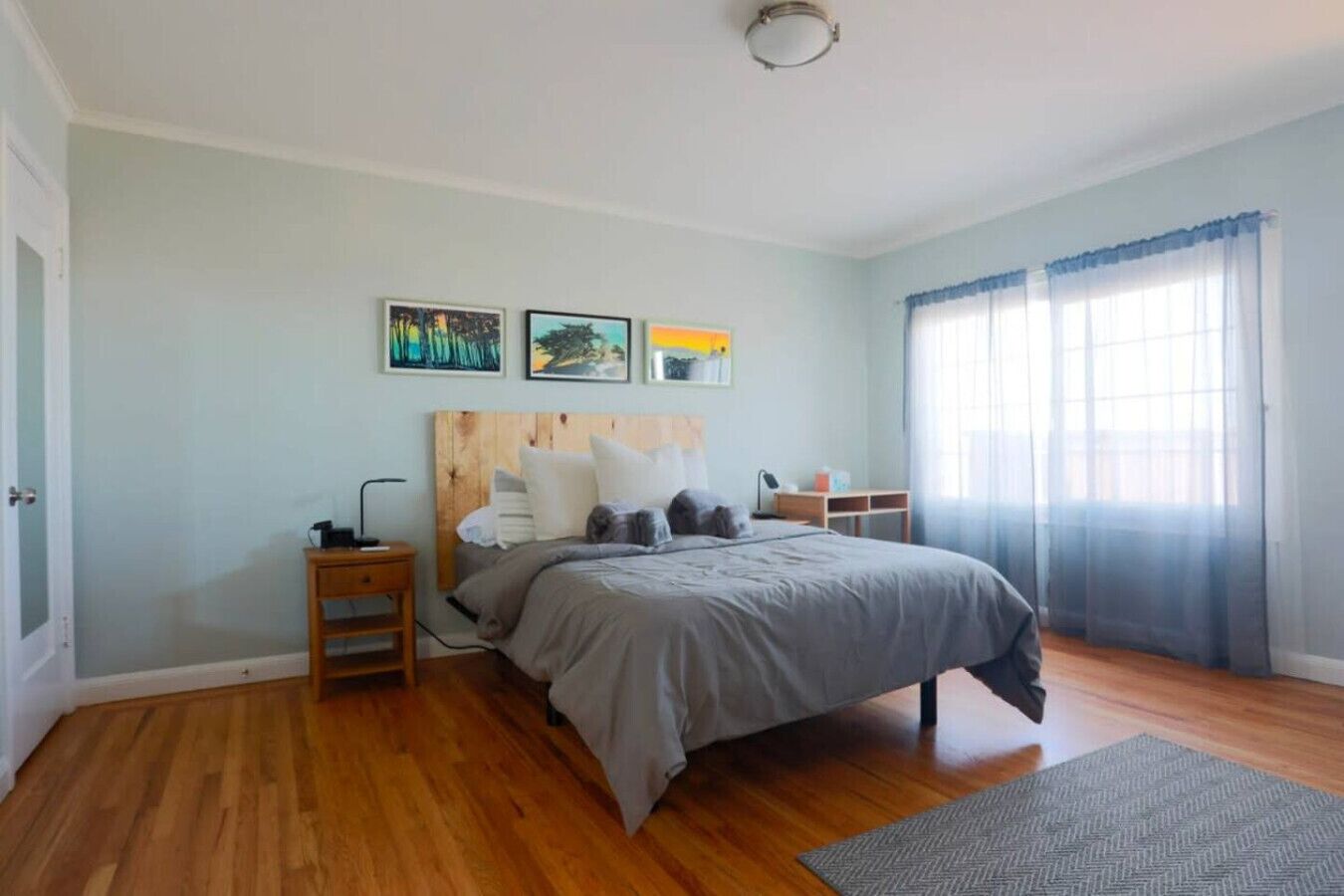 書桌、熨斗/熨衫板、Wi-Fi、床單