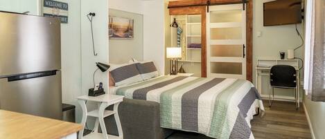 1 chambre, bureau, fer et planche à repasser, Wi-Fi gratuit